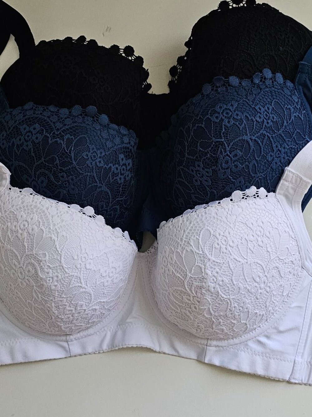 Women's 3-Pack Lace Push-Up Padded Plunge Bras Size US 38D NEW